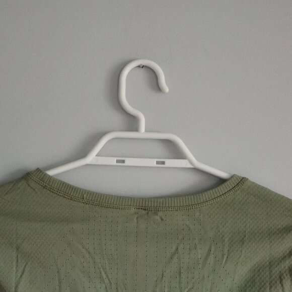 Women's Sz M Green Activewear Crewneck Stretch Long Sleeve‎ T-Shirt Top - Picture 6 of 10